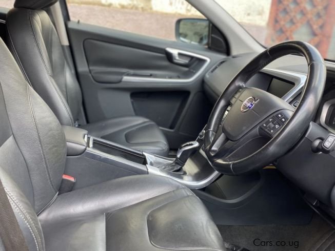 
								Volvo Xc60 full									