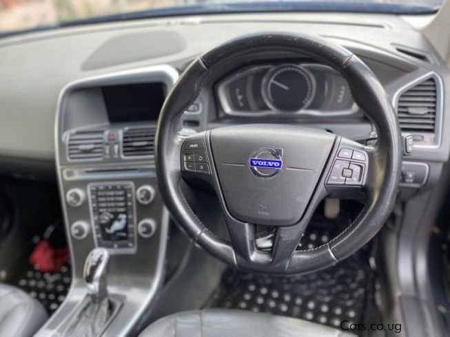
								Volvo Xc60 full									