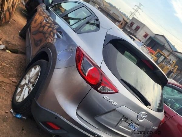 
								Mazda CX-5 full									