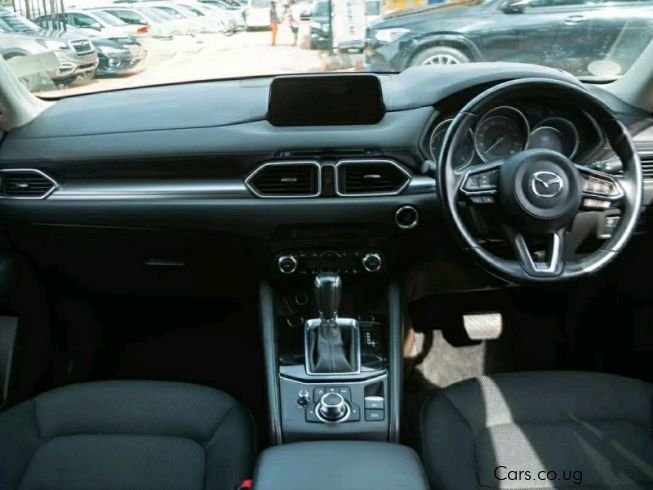 
								Mazda CX-5 full									