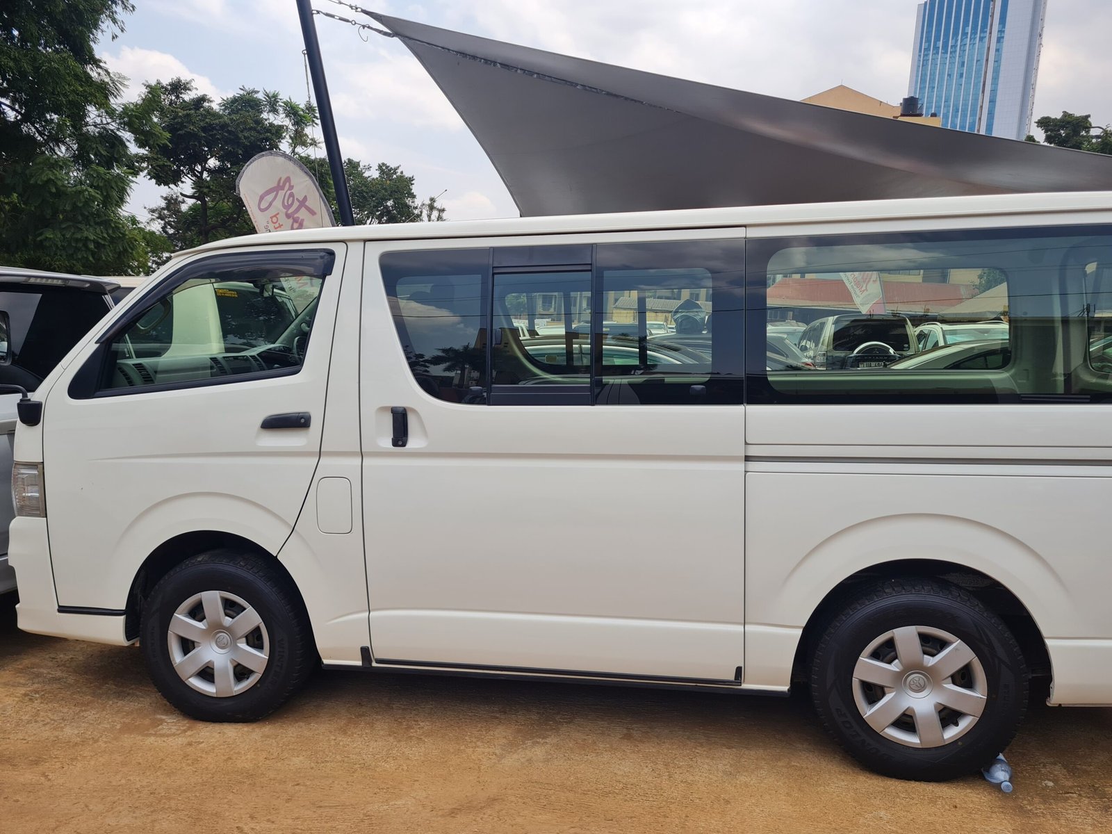 
								2006 TOYOTA REGIUSACE VAN DX full									