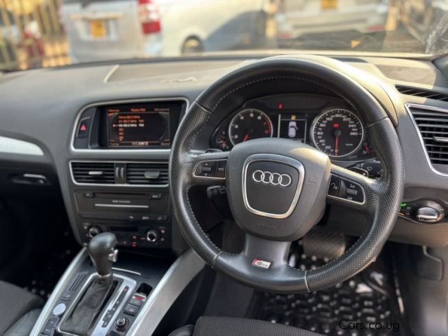 
								Audi Q5 full									